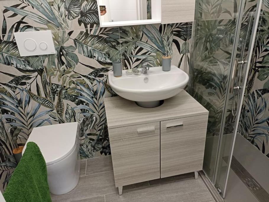 Iris Apartment, Comfort E Stile Nel Cuore Di Bisceglie Eksteriør bilde